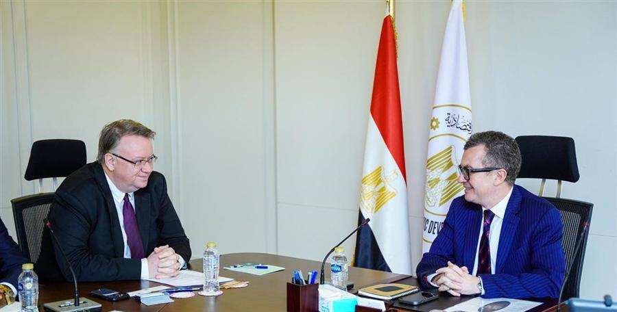 وزير التخطيط يبحث مع منظمة العمل الدولية تعزيز فرص التشغيل ودعم الشركات الناشئة